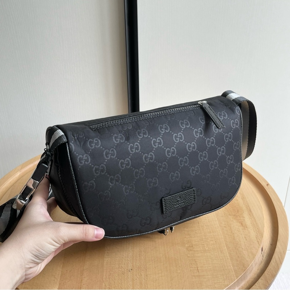 Gucci black nylon waist bag - Picture 2 of 5